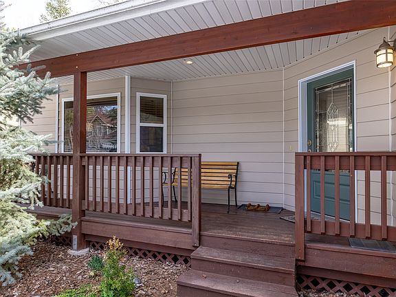3rd image of 1015 Mountain Park Dr