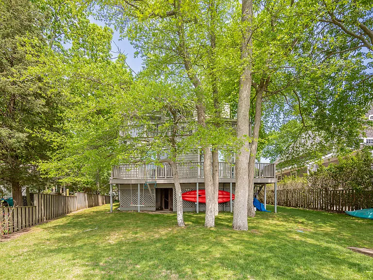77 Lake Dr — Photo 23