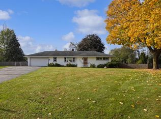 1732 S Craftsman Dr, New Berlin, WI 53146