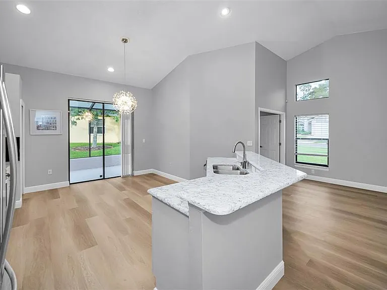 6240 Fairskies Dr — Photo 11