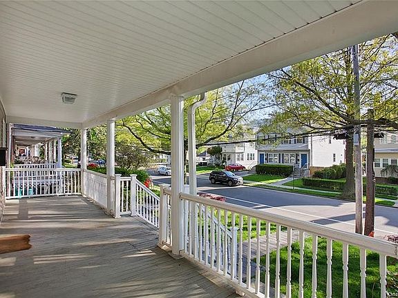 3rd image of 68 Waller Ave Unit 68