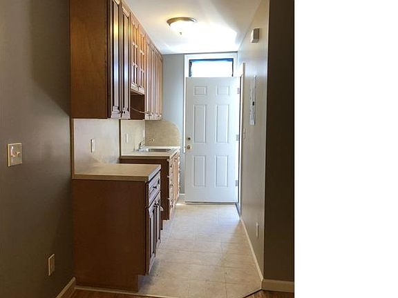 2nd image of 53 Thompson St #1
