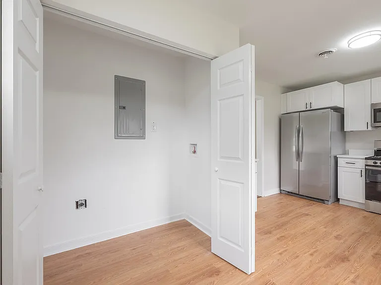 8711 Lakefront Dr — Photo 13