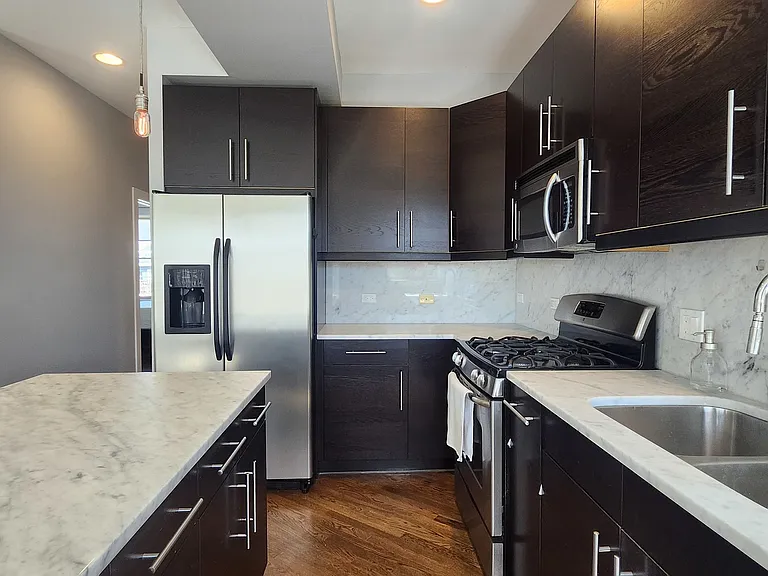3900 W Cornelia Ave #2W — Photo 13