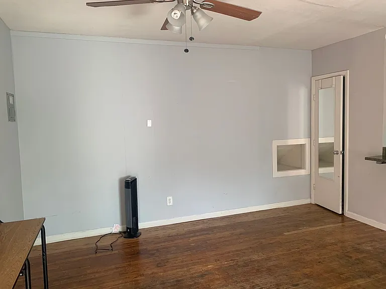 502/504 Elmwood Studios — Photo 31
