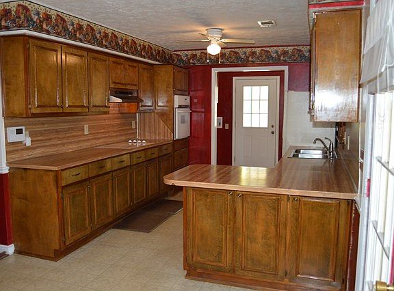 2nd image of 10 Wildwood Dr