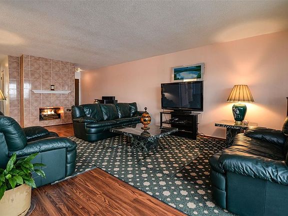 5th image of 859 Cliffs Dr APT 106-C