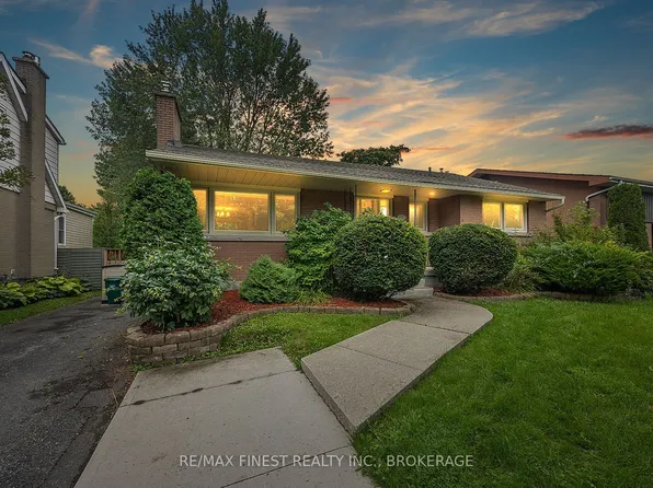 140 Liddell Cres, Kingston, ON K7M 2T6