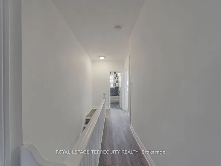 185 Laughton Ave #UPPER — Photo 7
