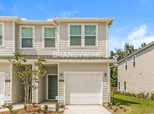 642 Holly Lakes Dr, Orange Park, FL 32073