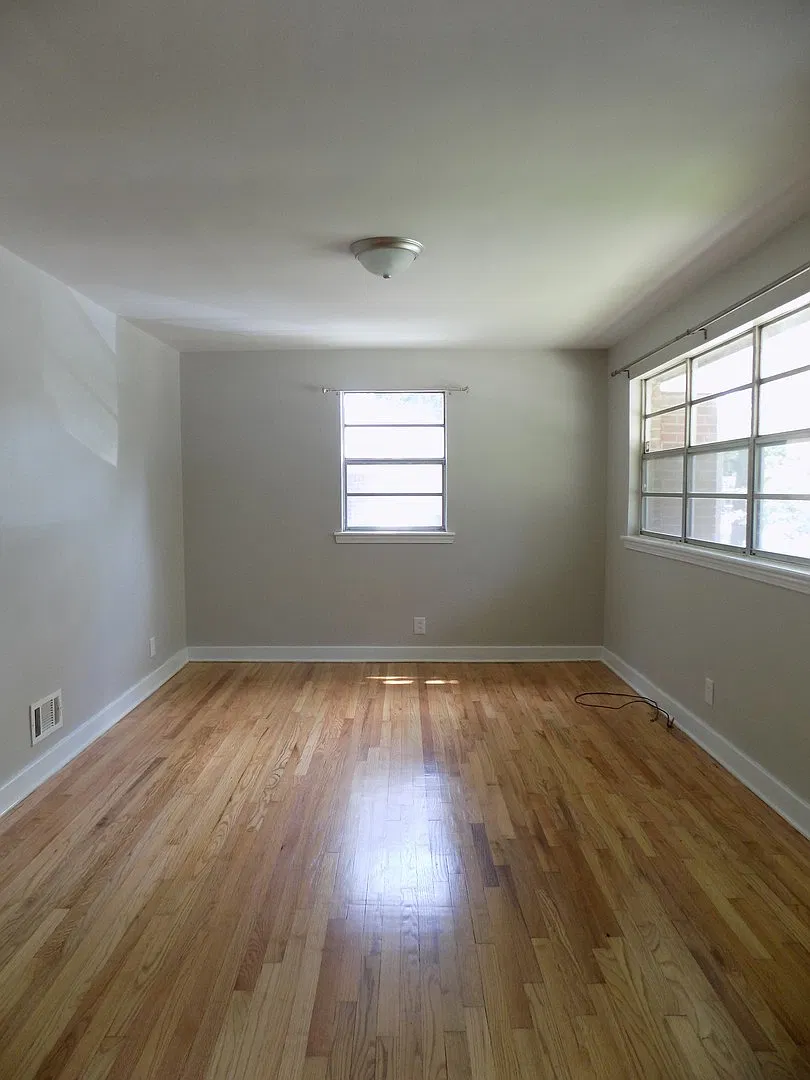 Rosewood — Photo 2