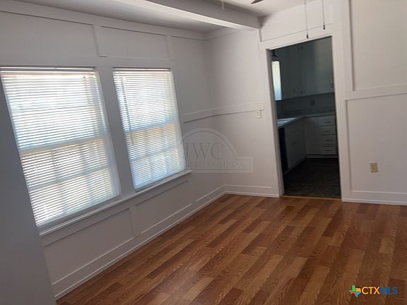 5th image of 1306 Alexander St