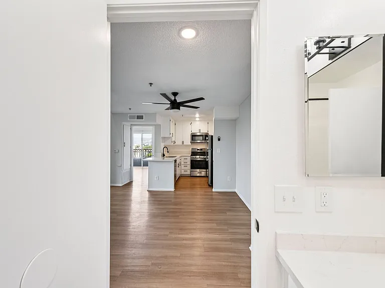 310 Virgil — Photo 61