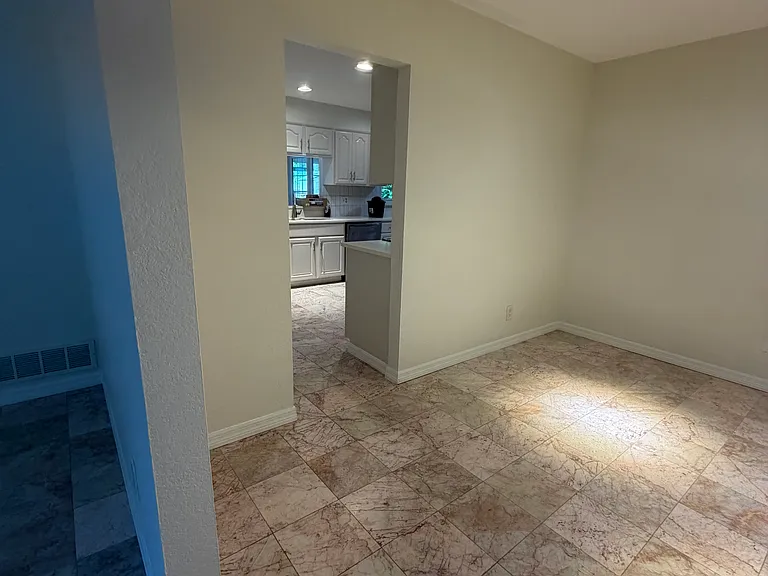 205 E Sweetwater Creek Dr — Photo 16