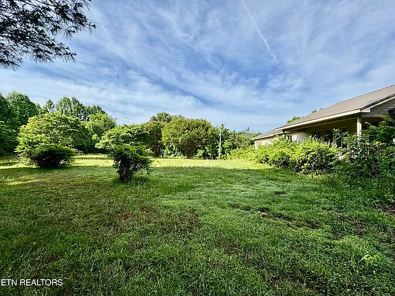 4th image of 529 Peanut Rd