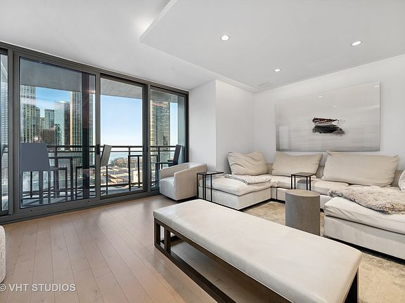 5th image of 450 E Waterside Dr #1002