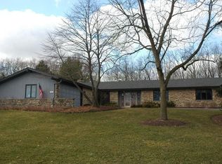 83 Mark Dr, Hawthorn Woods, IL 60047
