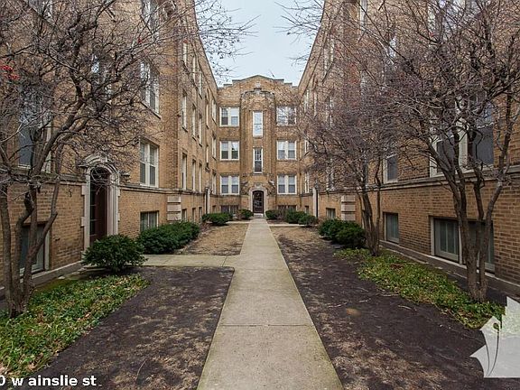 2nd image of 2100 W Ainslie St #1826