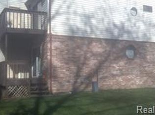 35899 Castlewood Ct #86, Westland, MI 48185