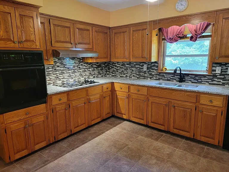 4083 Flintridge Dr — Photo 6