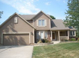 4132 SW Leeward Dr, Lees Summit, MO 64082
