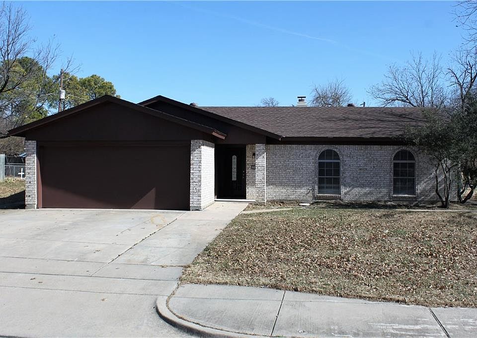 1st image of 6000 Holiday Ln