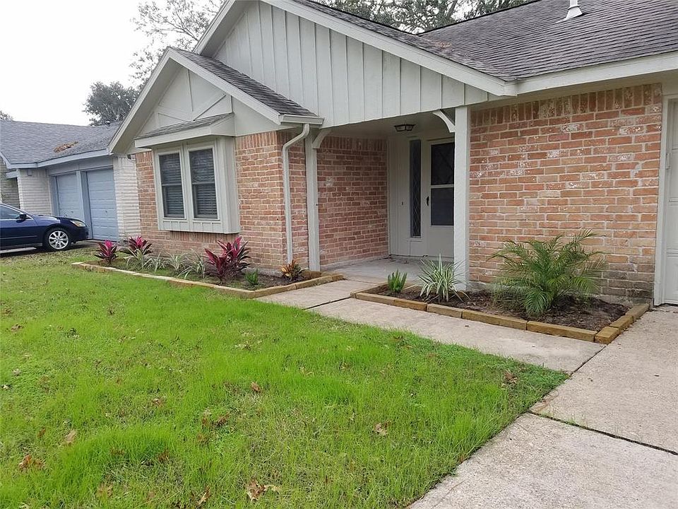 1st image of 13775 Drakewood Dr