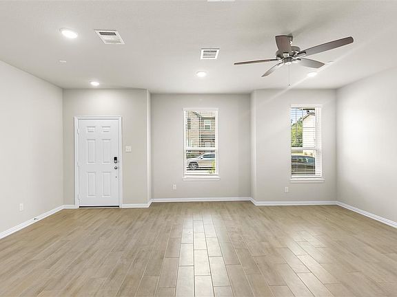 4th image of 11919 Amber Oak Way Building 6