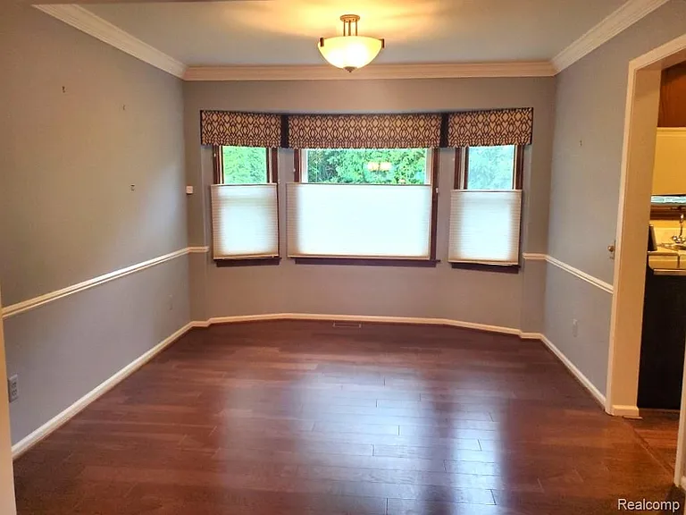 5057 Prentis Dr — Photo 7