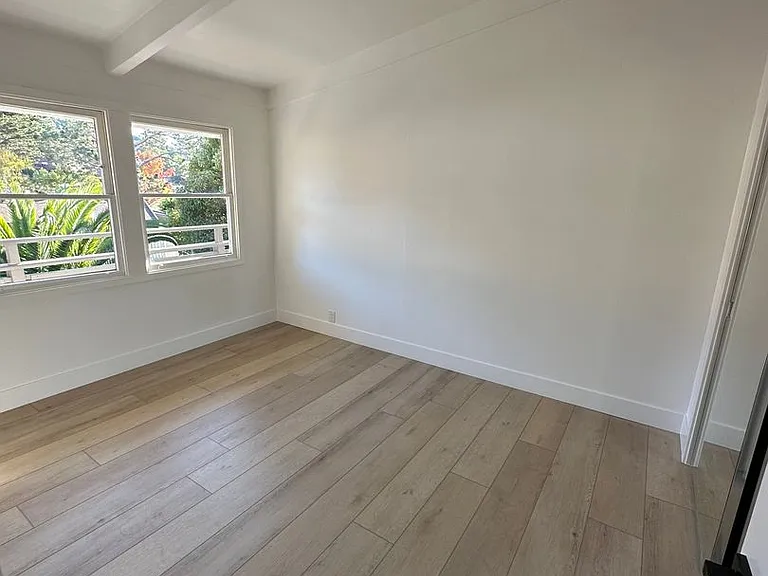 1030 Redwood Highway — Photo 3