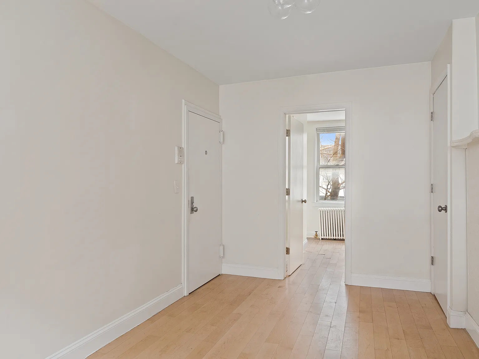 283 Devoe Street — Photo 4