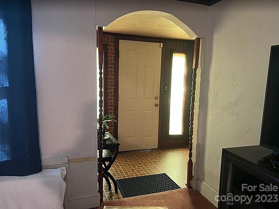 4th image of 516 S Yates St