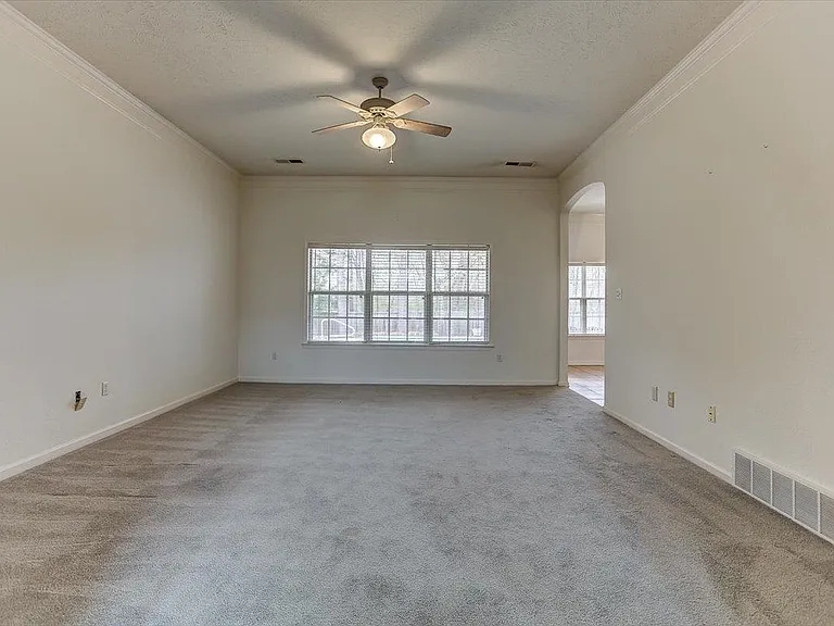 160 Cottonwood Dr — Photo 5