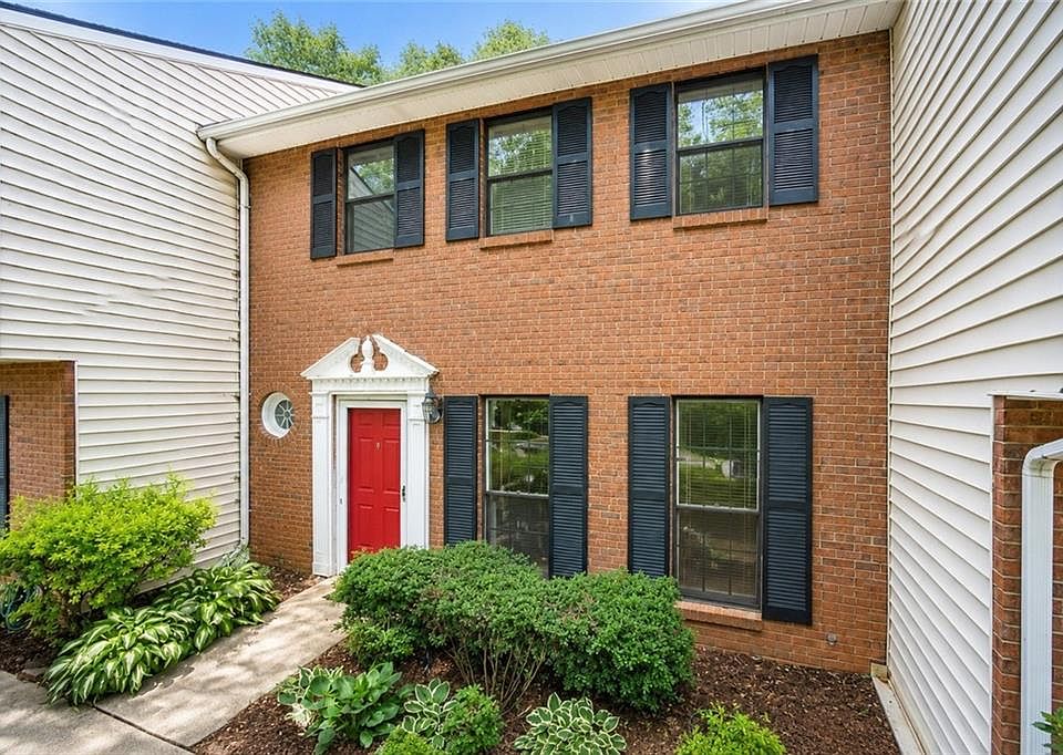 1st image of 3190 Cape Cir
