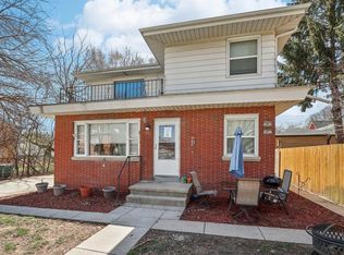 10617 W Garfield Ave, Wauwatosa, WI 53226
