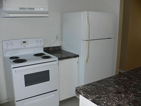 Stove & Fridge Included