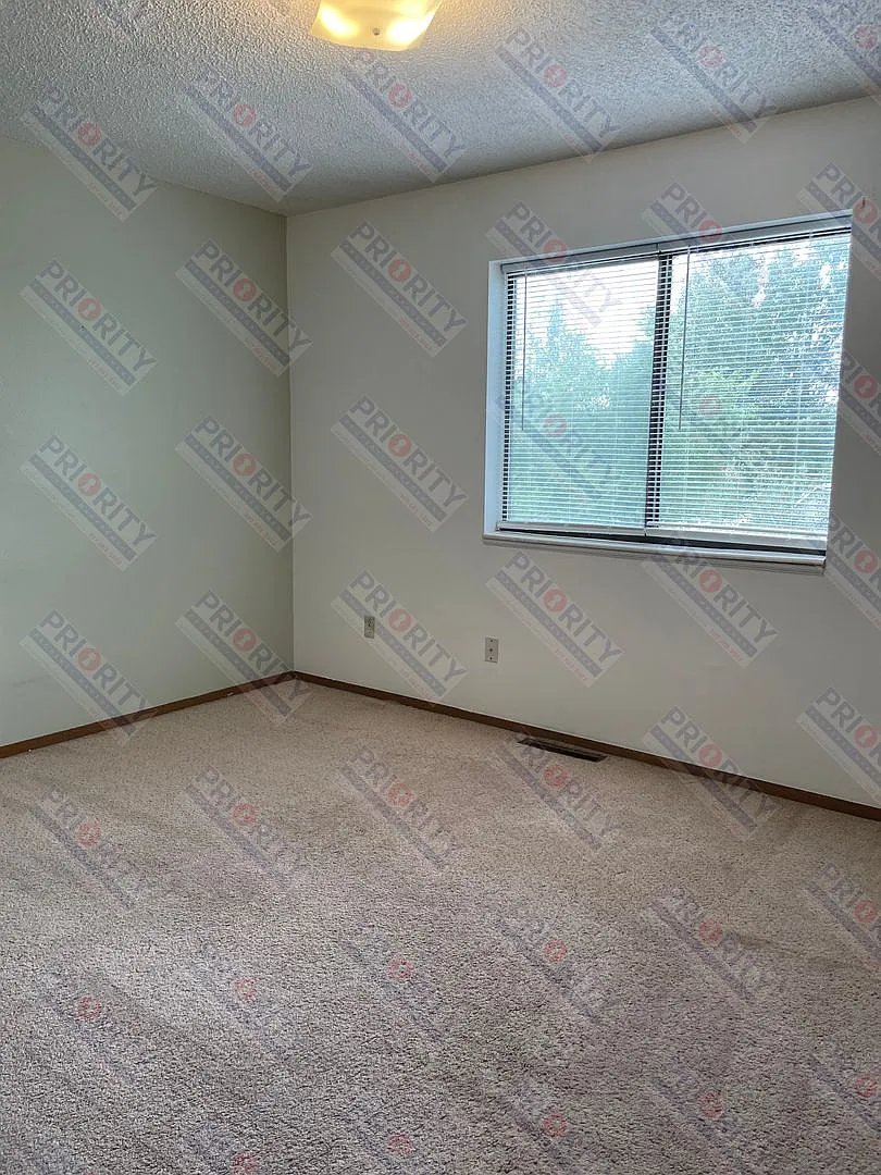 2 bedroom, 1.5 bath townhome with a 1 car garage — Photo 4