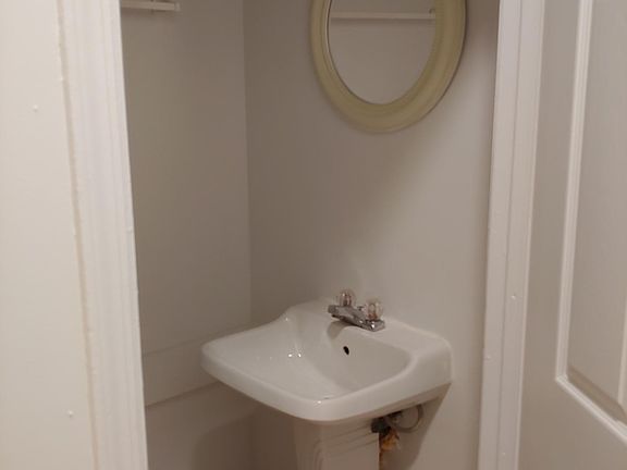 5th image of 397 Westervelt Ave