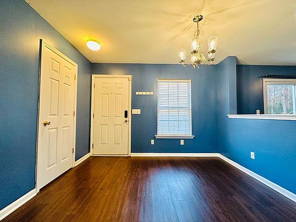 3rd image of 3020 Barrymore St Unit 105