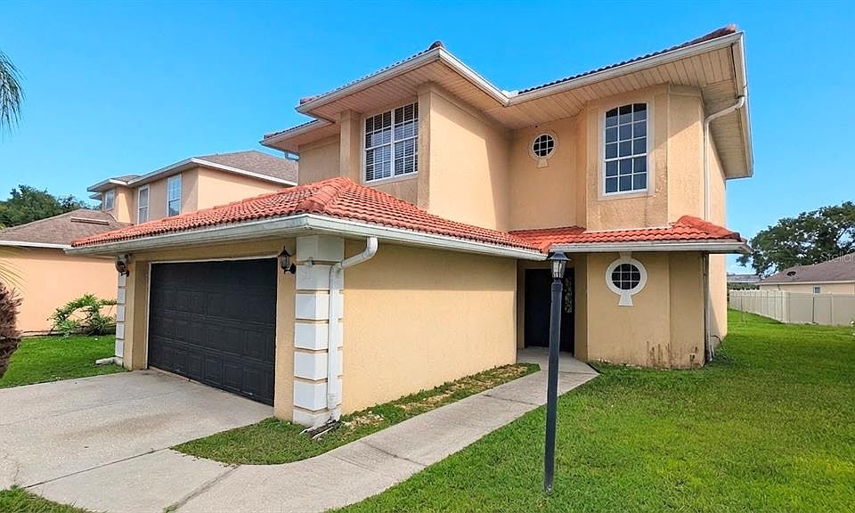1st image of 423 WATERFORD WAY
