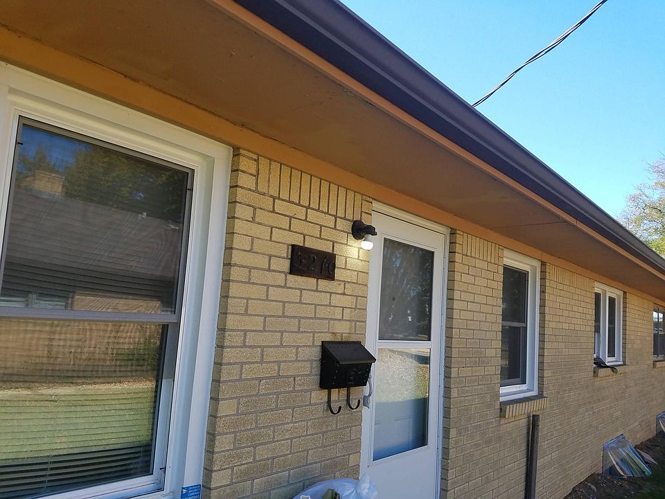 1st image of 3210 Seward Ave