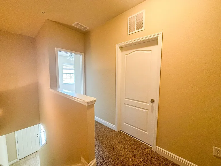 2946 SW 35th Pl #40 — Photo 15
