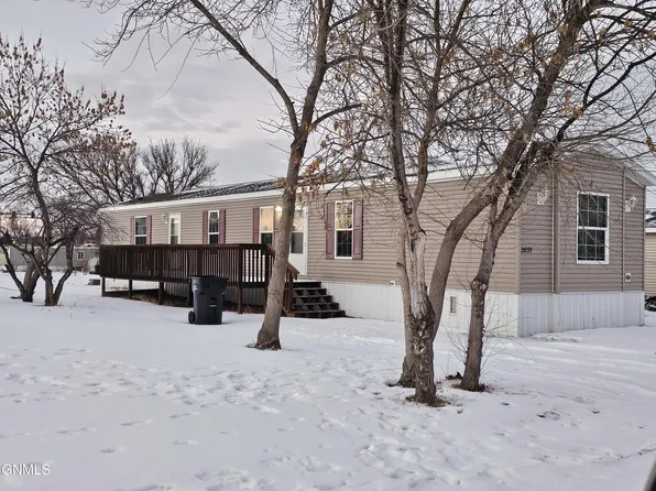2035 Sioux St, Williston, ND 58801