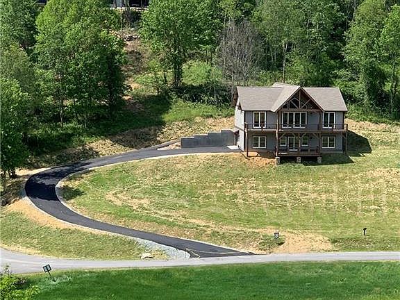 2nd image of 726 Silver Springs Dr #32