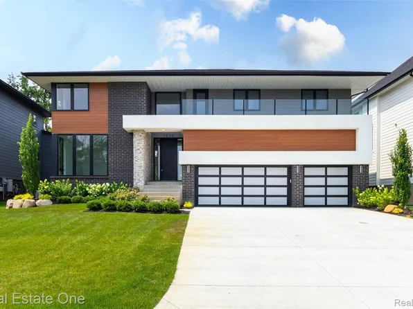 1830 Sadie Shore Dr, Commerce Twp, MI 48382
