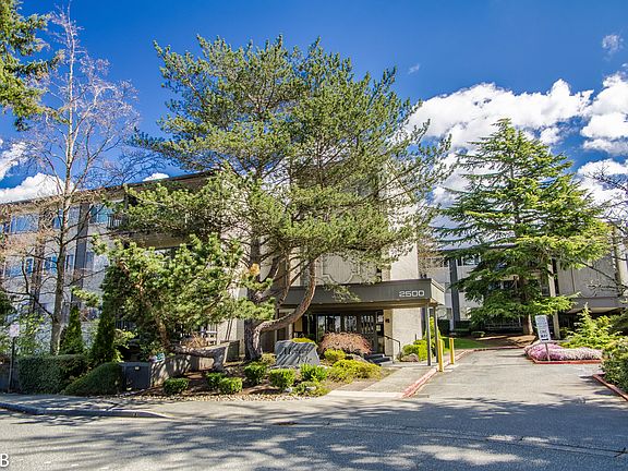 3rd image of 2500 81st Ave SE APT 121