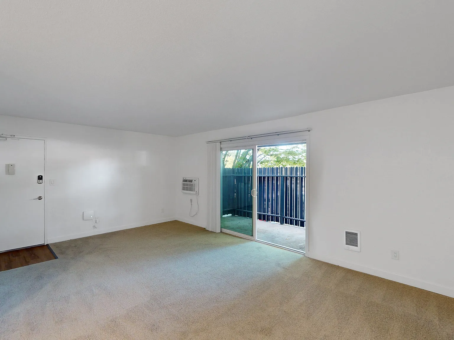 Spacious 2BR/1.5BA in Novato | Parking | Pet Friendly — Photo 4