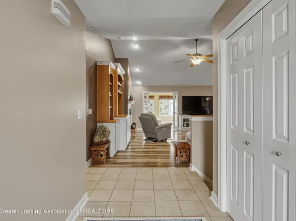 3375 Fieldberry Ln, Charlotte, MI 48813