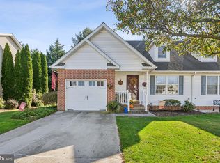 826 Logan Ln, Hanover, PA 17331