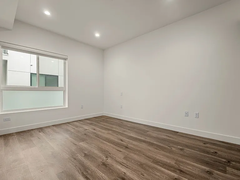 The Fairfax Flats — Photo 37